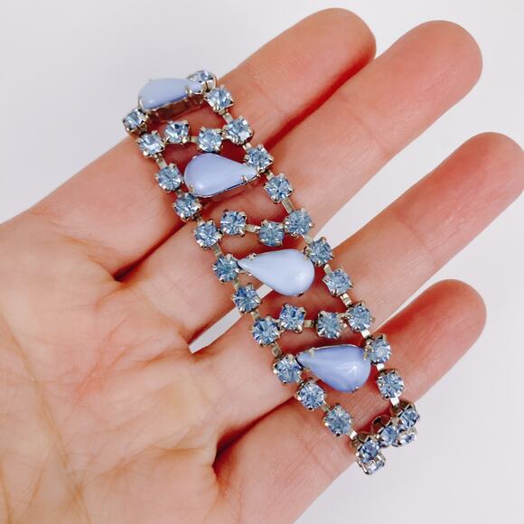 Vintage 1950s Blue Glass Rhinestone Moonglow Bracelet Mid Century Silver Tone - Picture 4 of 15